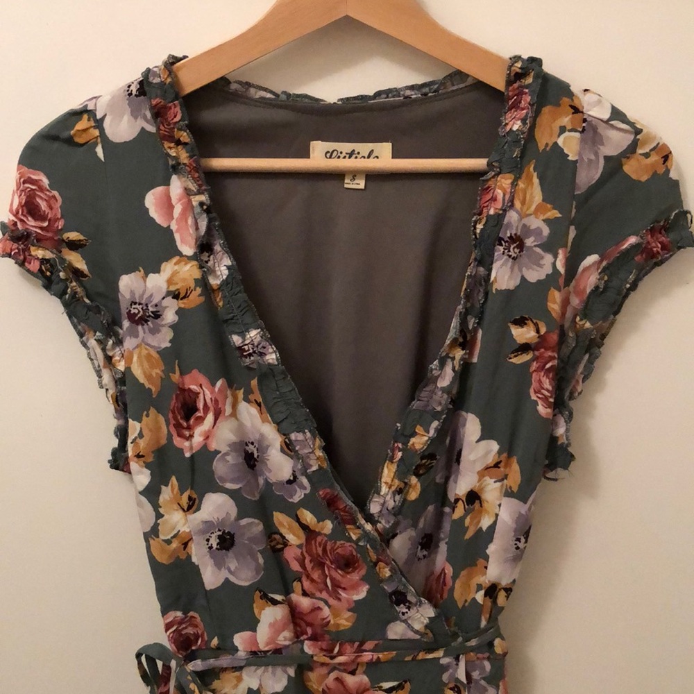 Listicle Floral Maxi Dress